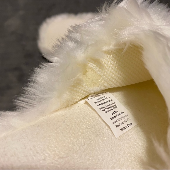 White Fuzzy Slippers - Picture 4 of 4
